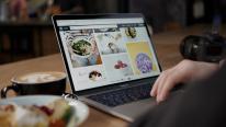 Mai mult de jumătate dintre români fac cumpărături online, arată studiile. Capcana care golește portofelul