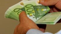 Euro trece de 5,34 lei şi ajunge la un nou maxim istoric