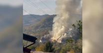Incendiu la o fostă unitate militară din Vâlcea. Mobilizare masivă de pompieri