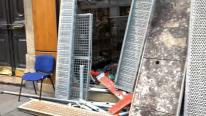 Francezii vând pe trotuare produse Hermes şi Vuitton, după protestele transformate în raiduri ale magazinelor