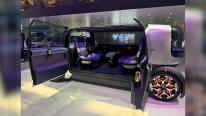 Taxiul robot dotat cu AI care ascultă comenzile clienţilor şi vorbeşte cu ei, prezentat de chinezi