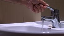 Bucureştenii plătesc apa caldă şi o primesc rece. Explicaţia autorităţilor: "Ghinion"