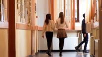 Problema neaşteptată de care se lovesc la școală părinții care nu vor ca pozele copiilor să ajungă pe internet