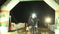 Sute de oameni au pornit noaptea prin pădurile din Braşov. Au avut la ei doar o hartă şi o busolă