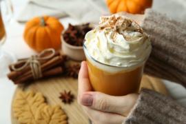 Pumpkin spice latte. Rețetă de băutură caldă cu dovleac