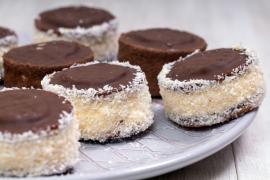 Căciuli rusești. Desert de iarnă simplu, aromat și spectaculos