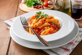 Penne all’arrabbiata. Rețetă italiană tradițională de paste cu sos picant