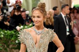 7 lucruri pe care nu le știai despre Jennifer Lopez. Vedeta a lansat mai mult de 20 de parfumuri