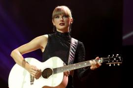 Fanii au criticat-o pe Taylor Swift pentru atitudinea „anti-feministă”: „Te iubesc, dar asta e doar lăcomie”