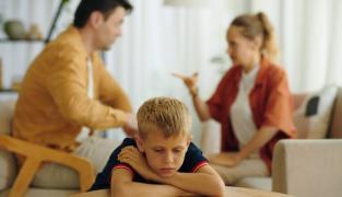 Parenting după divorț – Cum să menții stabilitatea emoțională a copilului