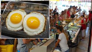Au „explodat” prețurile pe litoral! Cât costă două ouă ochiuri, la „împinge tava” din Eforie Nord