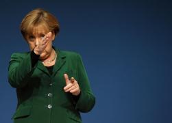 EL PAIS: Angela Merkel, comparata cu Adolf Hitler