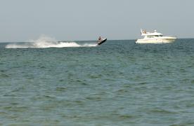 LUX, LUX, LUX: Ambarcatiuni din fibra de sticla sau gonflabile, mai scumpe ca o garsoniera in Bucuresti