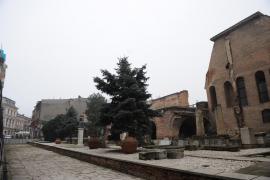 Un barbat a fost gasit mort langa un club din Centrul Vechi al Capitalei