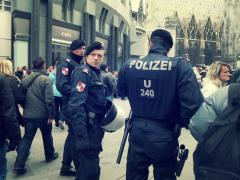 Atac armat intr-o cladire administrativa din Germania. Un oficial a fost ucis