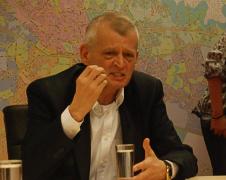 Oprescu despre noul buget al Capitalei: “A fost facut pe picior in baie, s-a nascut spontan, la comanda politica”