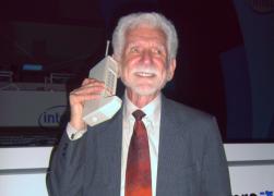 3 aprilie 1973: Convorbirile telefonice "la mobil" au implinit 40 de ani. Martin Coooper, "pionierul"