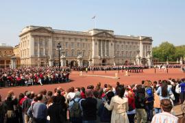 Aristocratele britanice vor egalitate cu barbatii la mostenirea titlurilor nobiliare