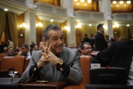 Becali, demersuri pentru gratiere