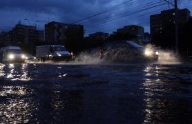 Inundatii in Capitala: Peste 230 de apeluri la 112