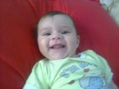 david se joaca cu pizza crezand ca e jucaria lui pt dentitie