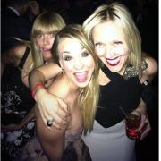 Două actriţe n-au câştigat nimic la Globurile de Aur, dar şi-au arătat sânii!