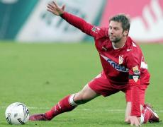 Un fotbalist celebru a recunoscut că este homosexual!