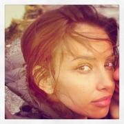 Mădălina Ghenea: „Nu este domnul Butler în poză!”