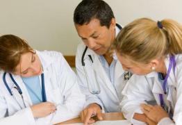 Asistenta medicală infectată cu Ebola e în STARE CRITICĂ