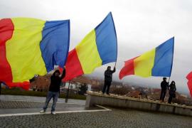 Trei mii de oameni participă la un marş pentru unirea României cu Republica Moldova în Capitală