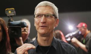 Tim Cook, directorul APPLE, a recunoscut OFICIAL că este GAY!