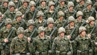 Modernizarea armatei vine din SUA