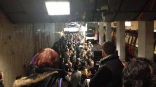 Circulaţie blocată la METROU din cauza unei defecţiuni!