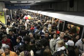 Circulaţie întreruptă la metrou, din cauza unei defecţiuni la un tren