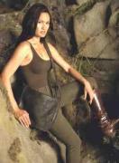 Nu ai cum să o uiţi! Cum arată astăzi cea mai sexy căutătoare de comori, Sydney Fox