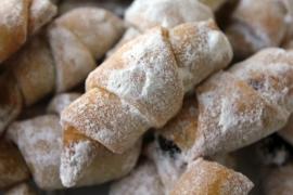 Cornuleţe FRAGEDE CU MAGIUN! Reţeta copilăriei, cu Anca Lungu