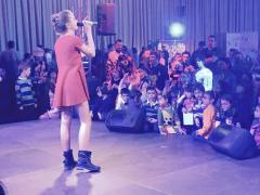 Petrecere ca-n poveşti pentru copiii angajaţilor Intact Media Group! Cadouri, veselie şi multe surprize pentru cei mici... şi mari