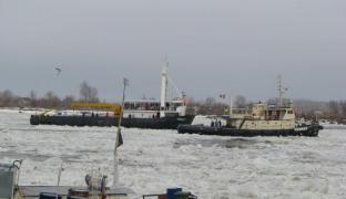 32 de barje, blocate pe Dunăre!