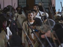 Imagini incredibile din Mexic: Traficanţii de droguri sunt vânaţi şi ucişi în masă de grupurile de civili