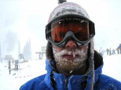 S-au pierdut în munţii Bucegi şi au intrat în hipotermie!