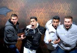 Panică, urlete şi disperare! Cum reacţionează oamenii într-o casă BÂNTUITĂ