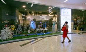 Atac cu arme albe într-un mall din Bucureşti!