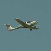 SUA: Un avion s-a prăbuşit în timpul manevrelor de aterizare. Trei oameni au murit