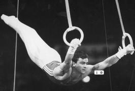 TRAGIC! Multiplu campion la gimnastică şi-a ucis fiul, apoi s-a sinucis