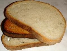 Micul tău dejun o include? Ce efecte LETALE are pâinea prăjită