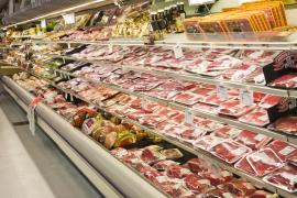 ATENŢIE la ce cumpăraţi! Tone de carne stricată, scoase la vânzare în mari magazine din ţară