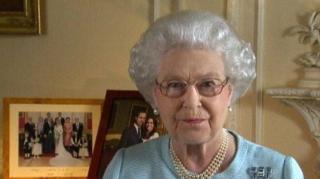 INCREDIBIL! O româncă se judecă cu Regina Elisabeta II