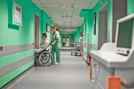 Femeia căreia i-a căzut stativul cu perfuzii peste faţă în secţia de reanimare a murit!