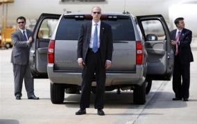 În loc să-l apere pe BARACK OBAMA de lunetiști, agenții Secret Service s-au îmbătat