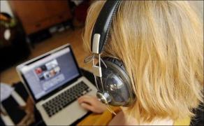 Naţionaliştii ucraineni au rămas fără paginile web. Ruşii le-au blocat